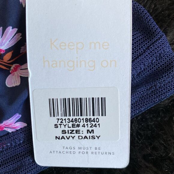 NWT lively navy daisy wireless bra. Size medium - Picture 2 of 4